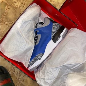 Jordan 3 Varsity Royal